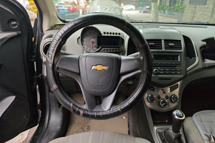 Used Chevrolet Aveo Sonic 2011 Sedan 1.4L MT SL Steering Wheel