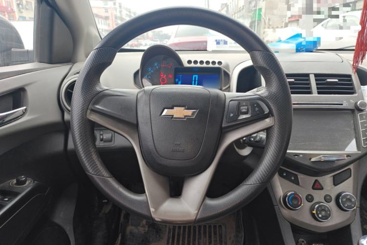 Used Chevrolet Aveo Sonic 2011 Sedan 1.4L Manual Transmission SE Steering Wheel