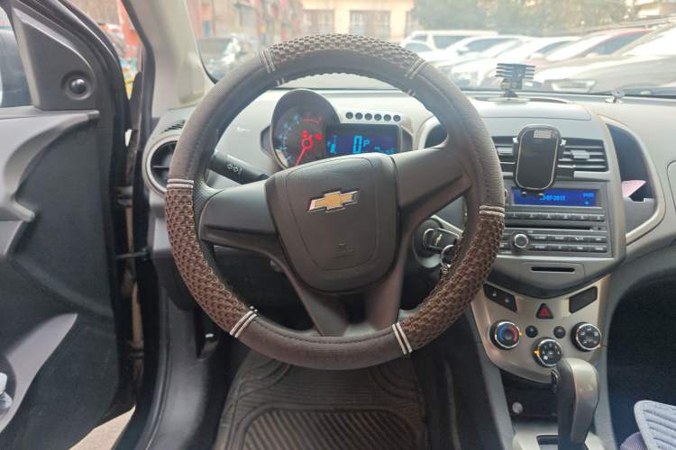 Used Chevrolet Aveo Sonic 2011 Sedan 1.4L Automatic SL Steering Wheel