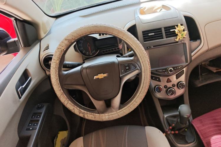 Used Chevrolet Aveo Sonic 2011 Sedan 1.4L Manual Transmission SE Steering Wheel