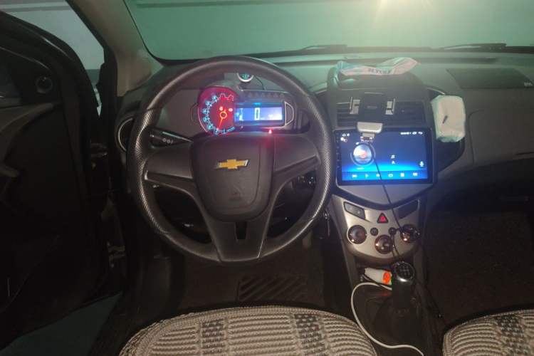 Used Chevrolet Aveo Sonic 2011 Sedan 1.4L MT SL Steering Wheel