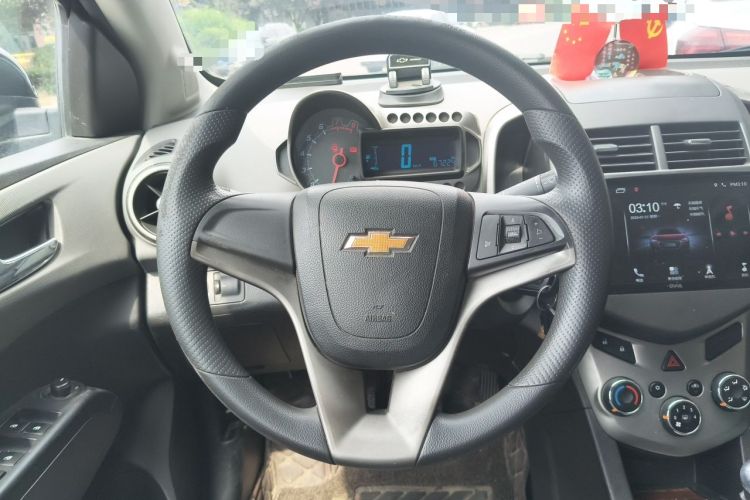 Used Chevrolet Aveo Sonic 2011 Sedan 1.4L Manual Transmission SE Steering Wheel