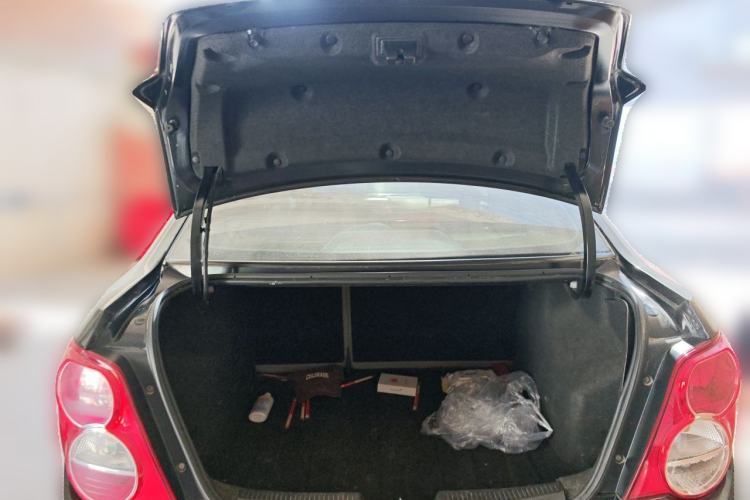 Used Chevrolet Aveo Sonic 2011 Sedan 1.4L Manual Transmission SE Trunk