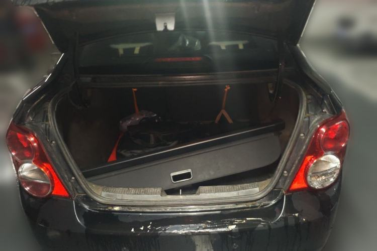 Used Chevrolet Aveo Sonic 2011 Sedan 1.4L MT SL Trunk