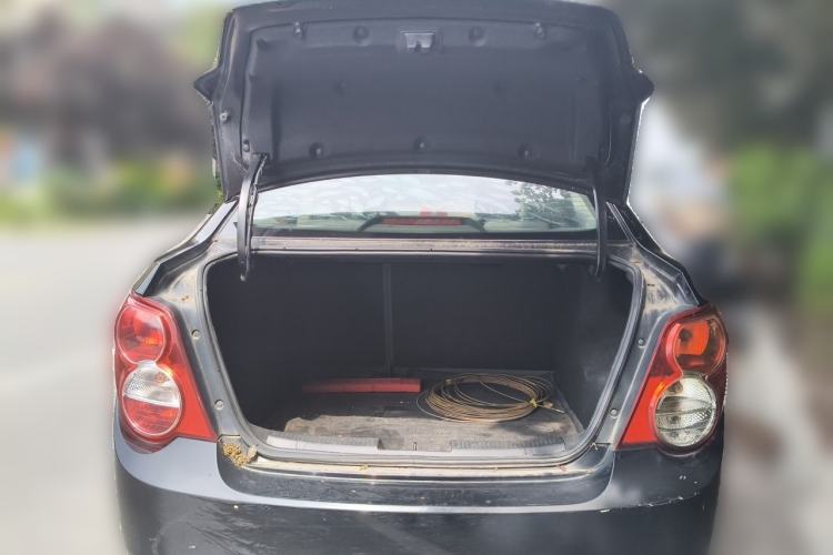 Used Chevrolet Aveo Sonic 2011 Sedan 1.4L Manual Transmission SE Trunk