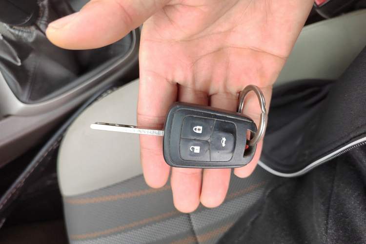 Used Chevrolet Aveo Sonic 2011 Sedan 1.4L MT SL Vehicle Key