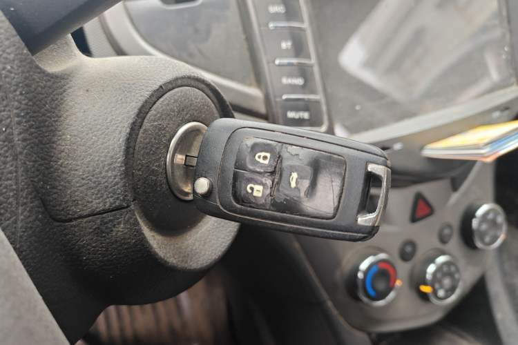 Used Chevrolet Aveo Sonic 2011 Sedan 1.4L Manual Transmission SE Vehicle Key