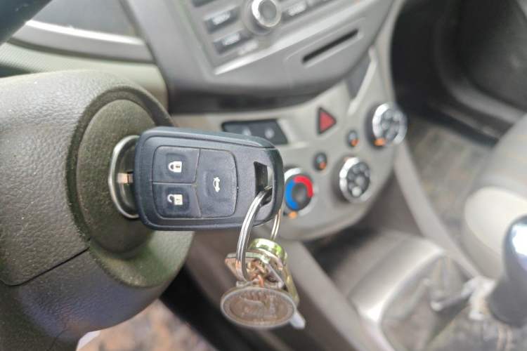 Used Chevrolet Aveo Sonic 2011 Sedan 1.4L MT SL Vehicle Key