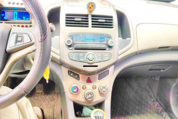Used Chevrolet Aveo Sonic 2011 Sedan 1.4L Manual Transmission SE Audio And AC Panel