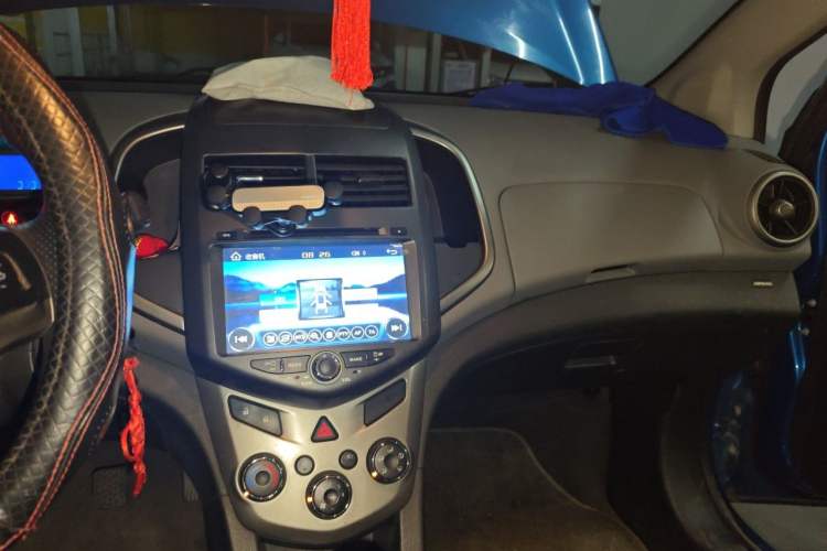 Used Chevrolet Aveo Sonic 2011 Hatchback 1.4L MT SL Audio And AC Panel
