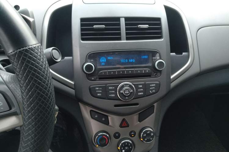 Used Chevrolet Aveo Sonic 2011 Sedan 1.4L Manual Transmission SE Audio And AC Panel