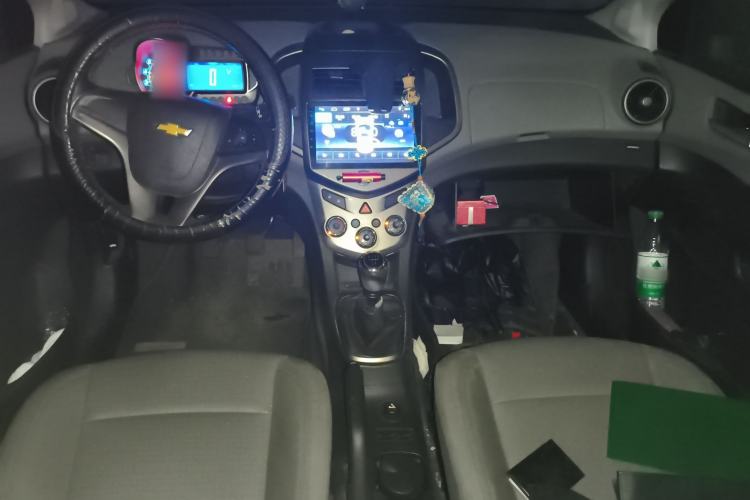 Used Chevrolet Aveo Sonic 2011 Sedan 1.6L Manual Transmission SX Center Console