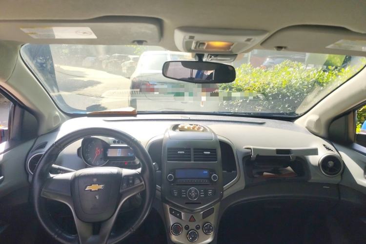 Used Chevrolet Aveo Sonic 2011 Sedan 1.4L Manual Transmission SE Center Console
