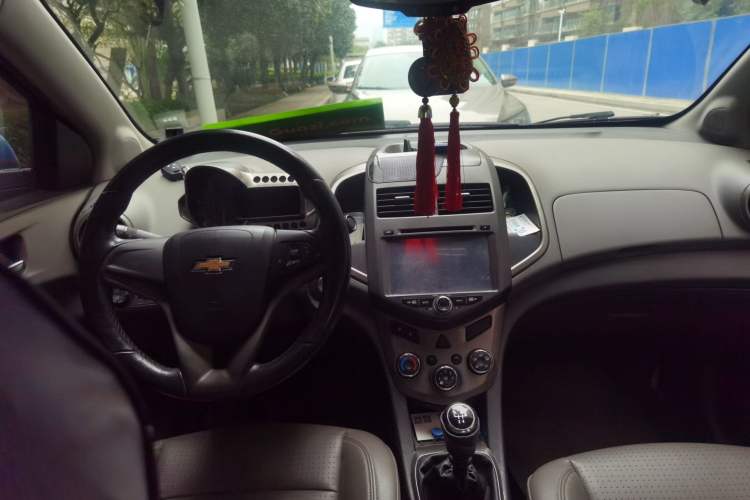 Used Chevrolet Aveo Sonic 2011 Sedan 1.6L Manual Transmission SX Center Console