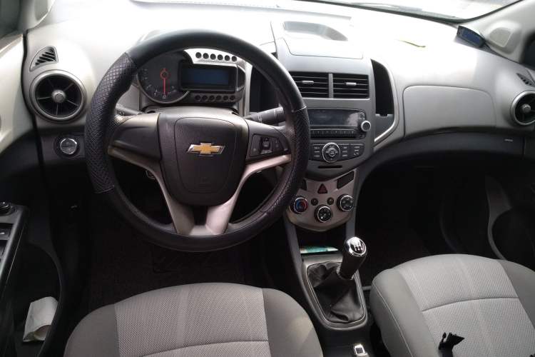 Used Chevrolet Aveo Sonic 2011 Sedan 1.4L Manual Transmission SE Center Console