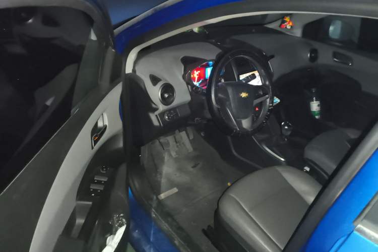 Used Chevrolet Aveo Sonic 2011 Sedan 1.6L Manual Transmission SX Driver Seat