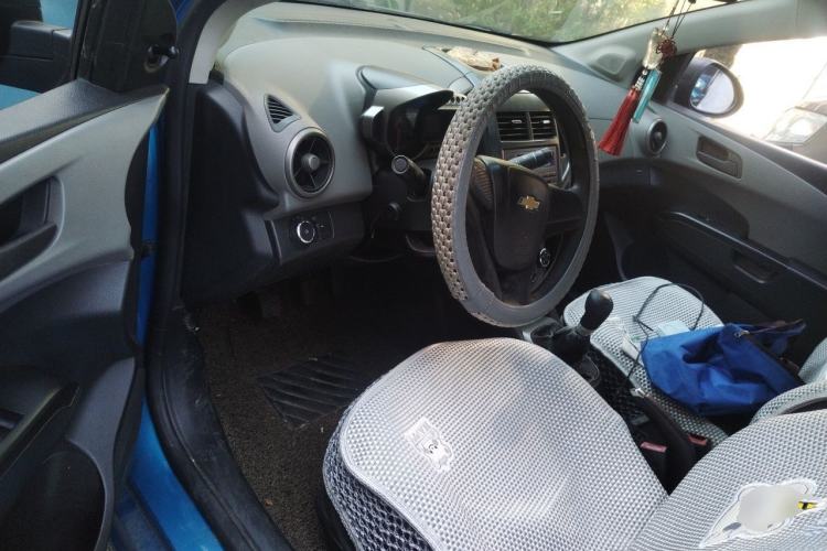 Used Chevrolet Aveo Sonic 2011 Sedan 1.4L Manual Transmission SE Driver Seat