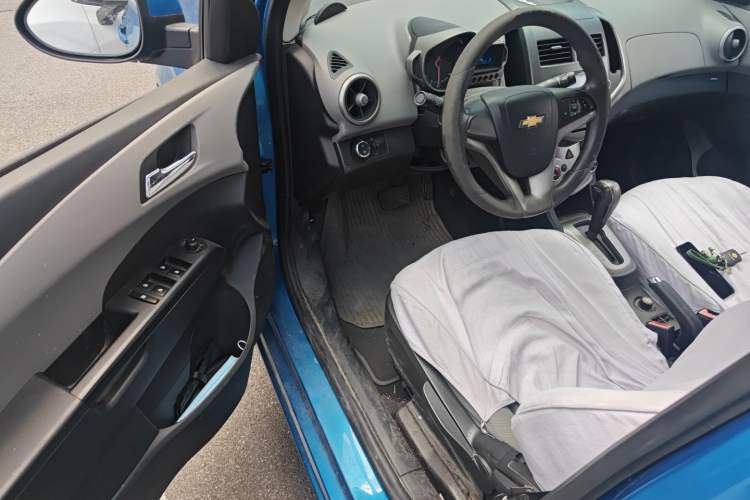 Used Chevrolet Aveo Sonic 2011 Sedan 1.4L Automatic SE Driver Seat