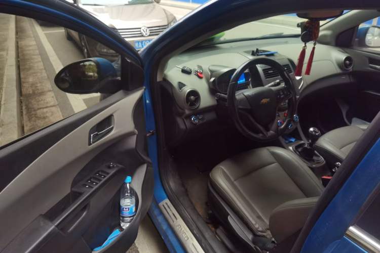 Used Chevrolet Aveo Sonic 2011 Sedan 1.6L Manual Transmission SX Driver Seat
