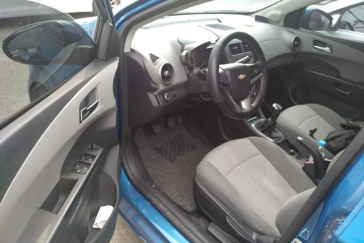 Used Chevrolet Aveo Sonic 2011 Sedan 1.4L Manual Transmission SE Driver Seat