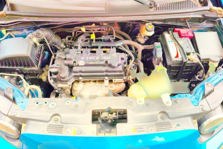 Used Chevrolet Aveo Sonic 2011 Sedan 1.4L Manual Transmission SE Engine Bay