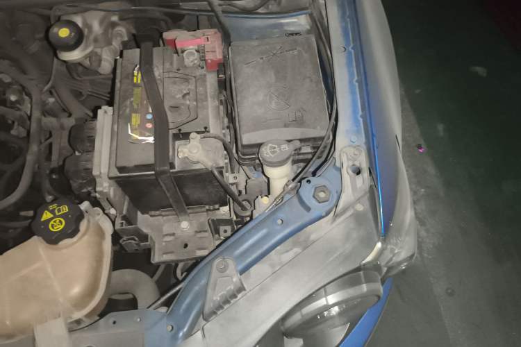 Used Chevrolet Aveo Sonic 2011 Sedan 1.6L Manual Transmission SX Engine Bay Left