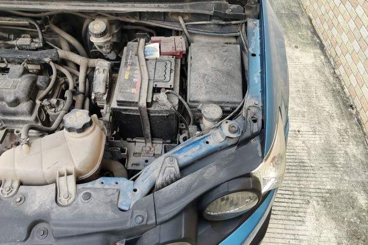 Used Chevrolet Aveo Sonic 2011 Sedan 1.4L MT SL Engine Bay Left