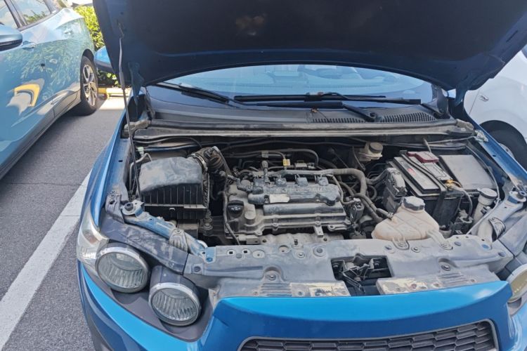 Used Chevrolet Aveo Sonic 2011 Sedan 1.4L Automatic SE Engine Bay Right