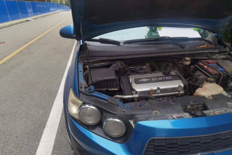 Used Chevrolet Aveo Sonic 2011 Sedan 1.6L Manual Transmission SX Engine Bay Right