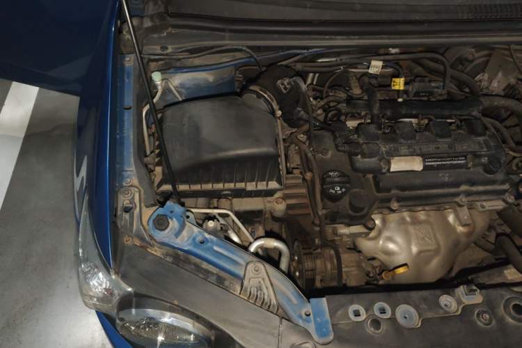 Used Chevrolet Aveo Sonic 2011 Hatchback 1.4L MT SL Engine Bay Right