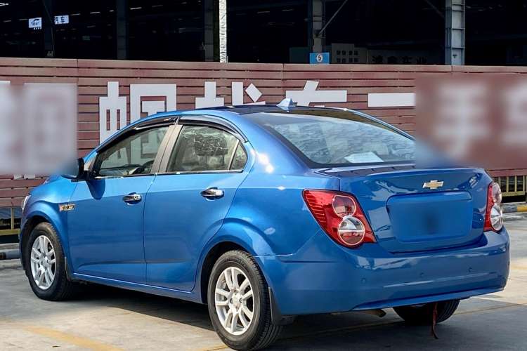 Used Chevrolet Aveo Sonic 2011 Sedan 1.4L Manual Transmission SE Exterior 3
