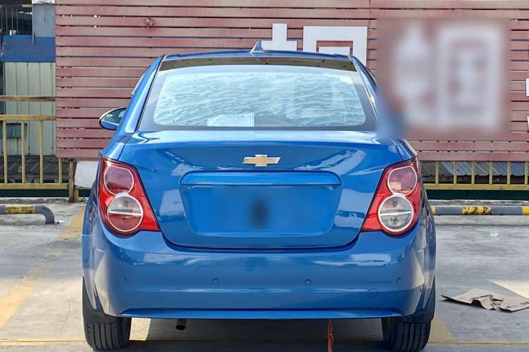 Used Chevrolet Aveo Sonic 2011 Sedan 1.4L Manual Transmission SE Exterior 4