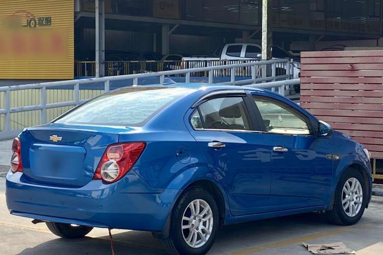 Used Chevrolet Aveo Sonic 2011 Sedan 1.4L Manual Transmission SE Exterior 5