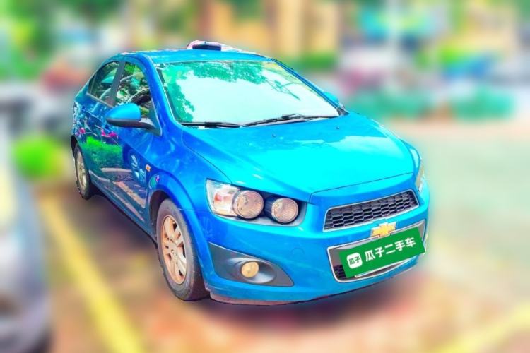 Used Chevrolet Aveo Sonic 2011 Sedan 1.4L Manual Transmission SE Front Right 45 Deg