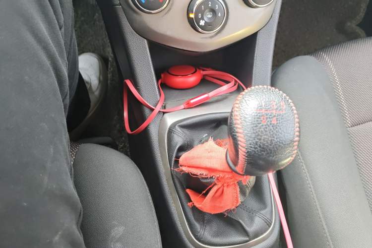Used Chevrolet Aveo Sonic 2011 Hatchback 1.6L MT SX Gear Lever