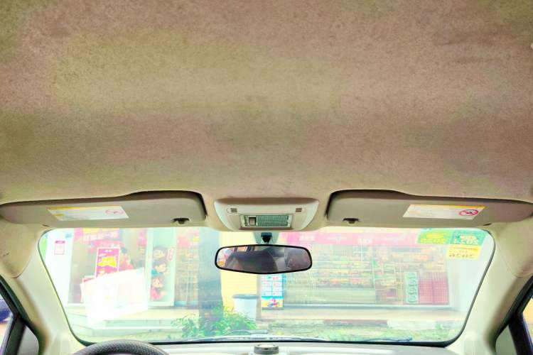 Used Chevrolet Aveo Sonic 2011 Sedan 1.4L Manual Transmission SE Headliner