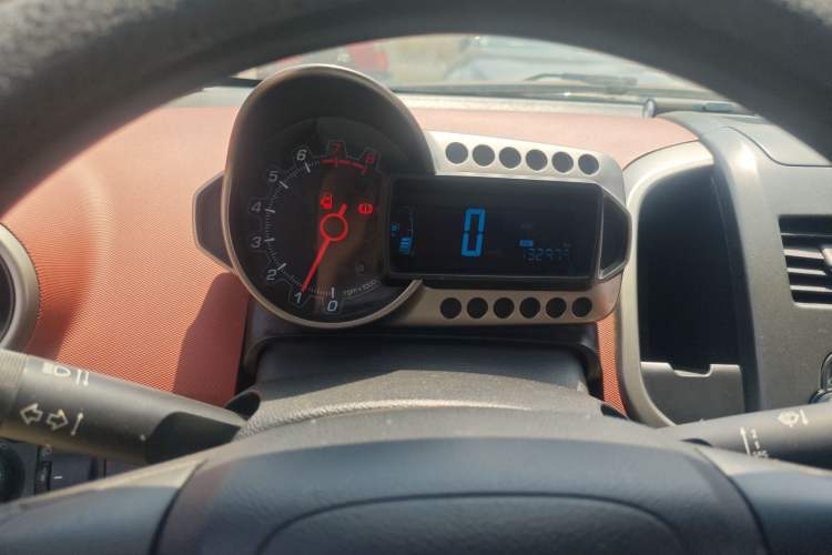 Used Chevrolet Aveo Sonic 2011 Sedan 1.4L MT SL Instrument Cluster