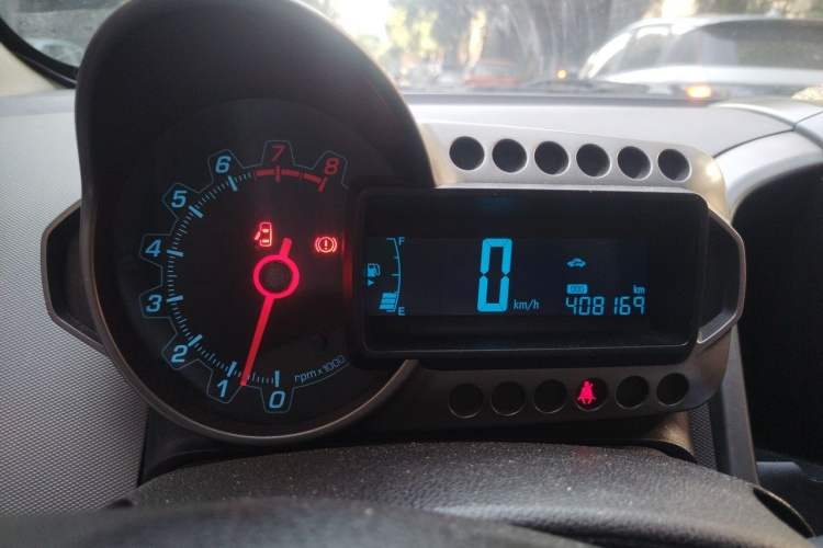 Used Chevrolet Aveo Sonic 2011 Sedan 1.4L Manual Transmission SE Instrument Cluster