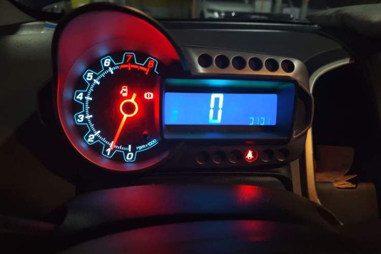 Used Chevrolet Aveo Sonic 2011 Hatchback 1.4L MT SL Instrument Cluster