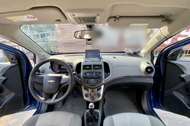 Used Chevrolet Aveo Sonic 2011 Sedan 1.4L Manual Transmission SE Interior 1