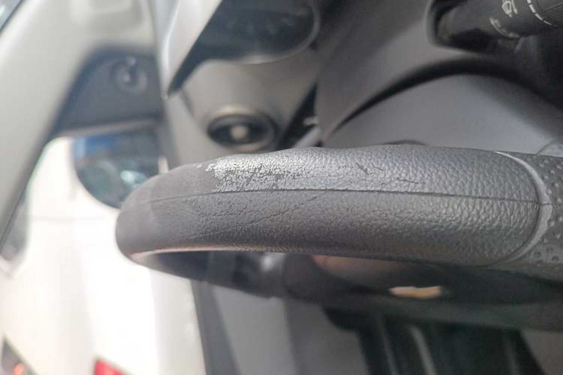 Used Chevrolet Aveo Sonic 2011 Sedan 1.4L Manual Transmission SE Interior 6