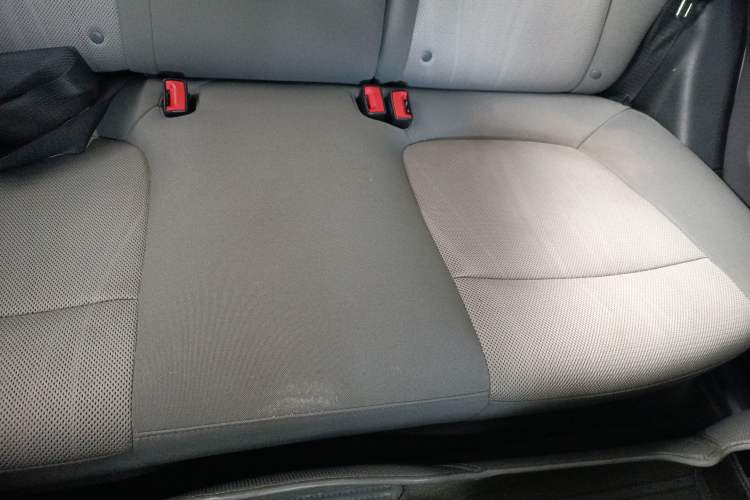 Used Chevrolet Aveo Sonic 2011 Sedan 1.4L Manual Transmission SE Interior 7