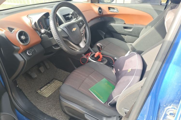Used Chevrolet Aveo Sonic 2011 Hatchback 1.6L MT SX Left Front Seat