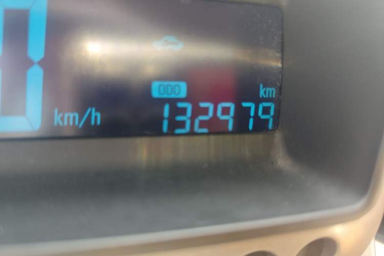 Used Chevrolet Aveo Sonic 2011 Sedan 1.4L MT SL Odometer Close Up