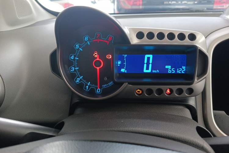 Used Chevrolet Aveo Sonic 2011 Sedan 1.4L Manual Transmission SE Odometer Close Up