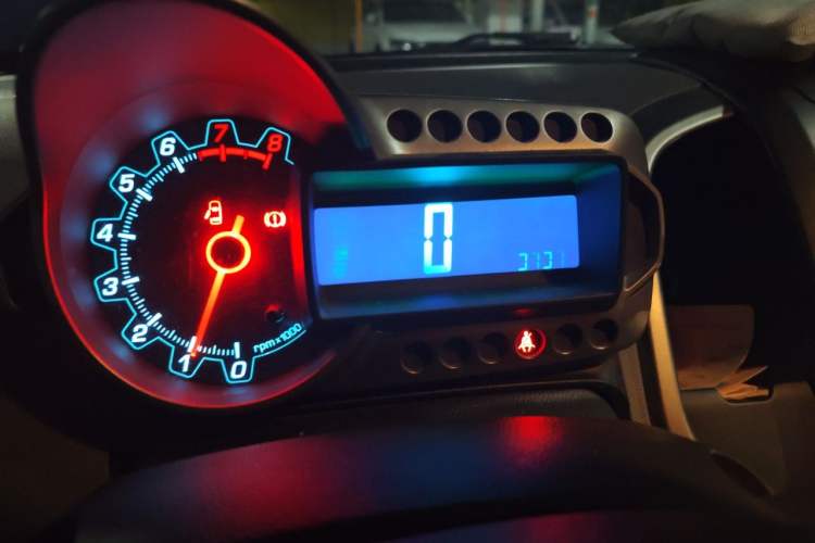 Used Chevrolet Aveo Sonic 2011 Hatchback 1.4L MT SL Odometer Close Up