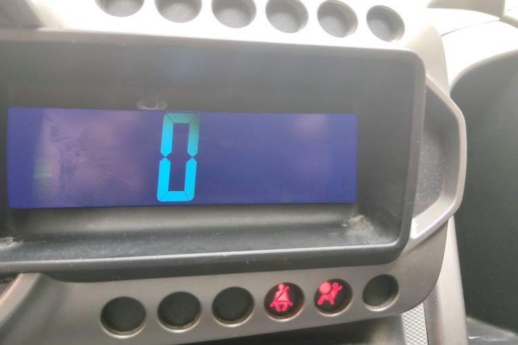 Used Chevrolet Aveo Sonic 2011 Sedan 1.4L MT SL Odometer Close Up