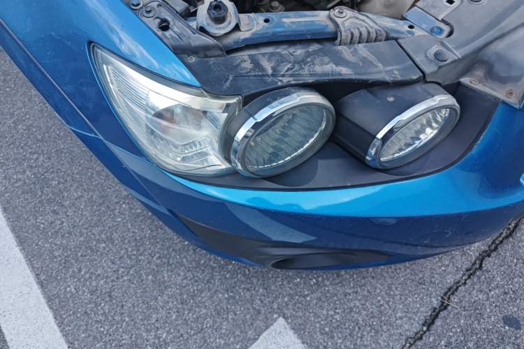 Used Chevrolet Aveo Sonic 2011 Sedan 1.4L Automatic SE Right Front Headlight