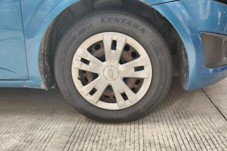 Used Chevrolet Aveo Sonic 2011 Sedan 1.4L MT SL Right Front Wheel Hub