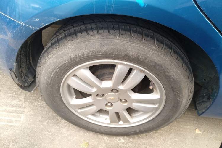 Used Chevrolet Aveo Sonic 2011 Sedan 1.4L Manual Transmission SE Right Rear Wheel Hub
